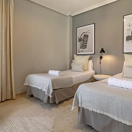 Vacation I Puente Modern Apt, Location In Town, Walk To The Beach, Parking And Swimming Pool