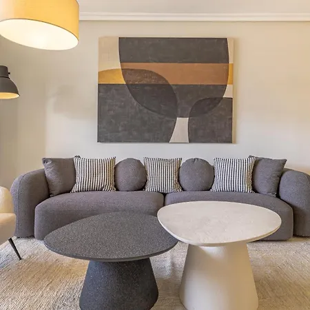 Vacation I Puente Modern Apt, Location In Town, Walk To The Beach, Parking And Swimming Pool Apartment *