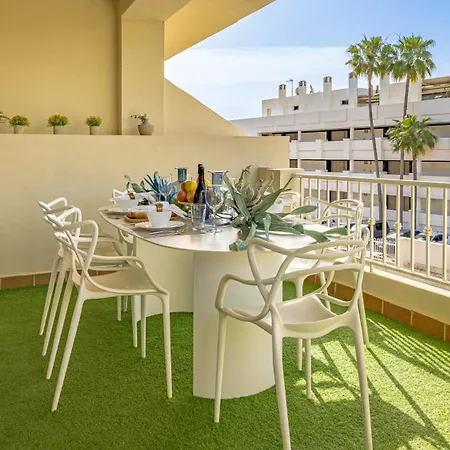 Vacation I Puente Modern Apt, Location In Town, Walk To The Beach, Parking And Swimming Pool *