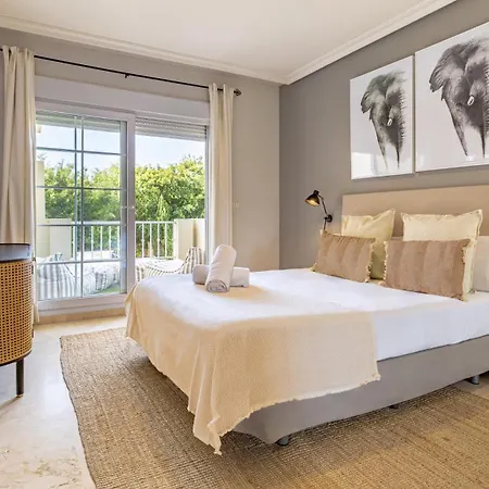 Vacation I Puente Modern Apt, Location In Town, Walk To The Beach, Parking And Swimming Pool *